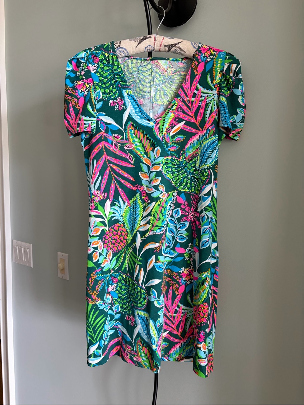 LILLY PULITZER
MULTI SUNSHINE JUNGLE GOLF SHIFT DRESS
